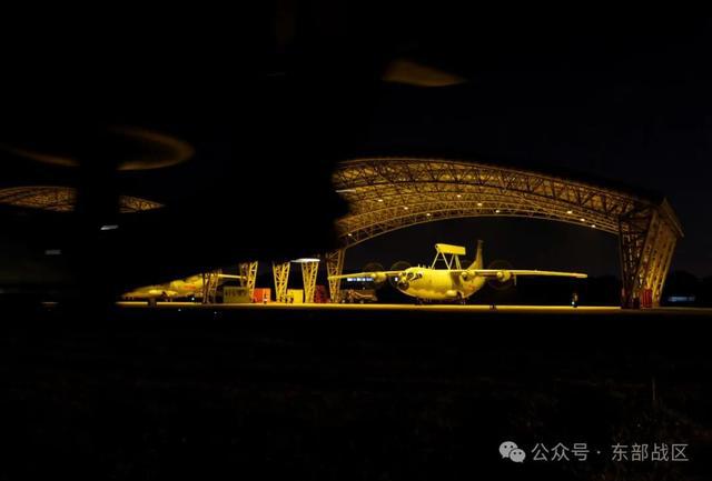 图片[3]-空天利剑，星夜出击！东部战区空军航空兵开展下半夜飞行训练-萌番资讯网