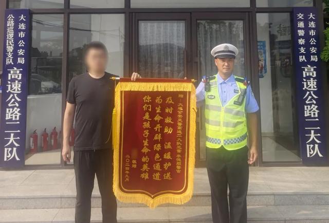 “孩子肠道脱落体外！”警车飞驰百余公里送医！-萌番资讯网