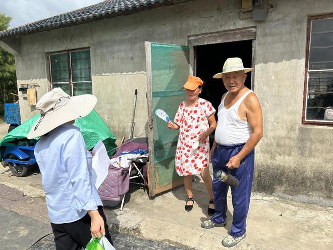 图片[7]-直击奉贤海湾镇人员转移安置，奉贤将于今日18点前完成全区2万余人转移避险-萌番资讯网