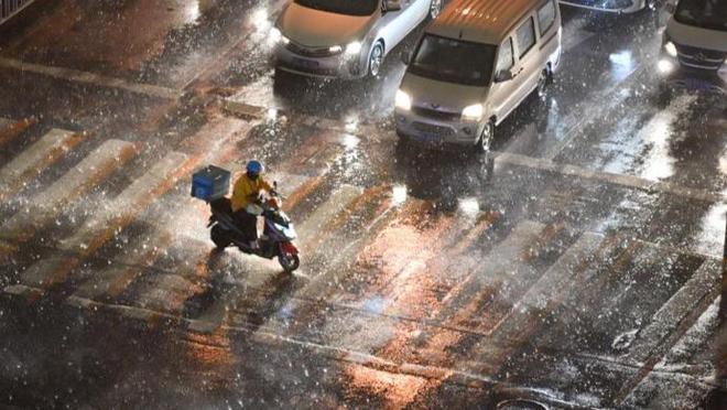 呼吁市民风急雨大不点外卖！民生商品备货量增加三至五成-萌番资讯网