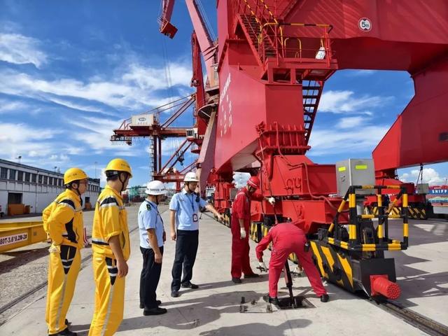 台风“贝碧嘉”已登陆上海浦东临港新城！他们闻“风”而动，全力应战-萌番资讯网