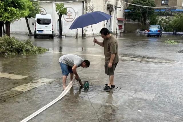 图片[5]-未雨绸缪 快速响应 市金融系统各单位全力做好抗台防汛服务工作-萌番资讯网