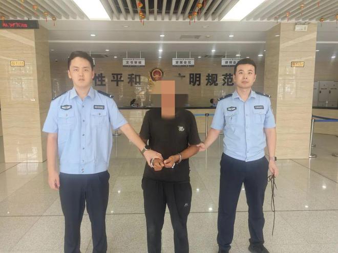 盗贼玩起“变装秀”，民警一眼认出“消失的他”-萌番资讯网