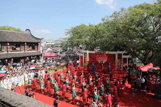 图片[3]-“红男绿女”！枫泾水乡婚典如约而至，20对新人在“吴跟越角”举行宋制婚礼-萌番资讯网