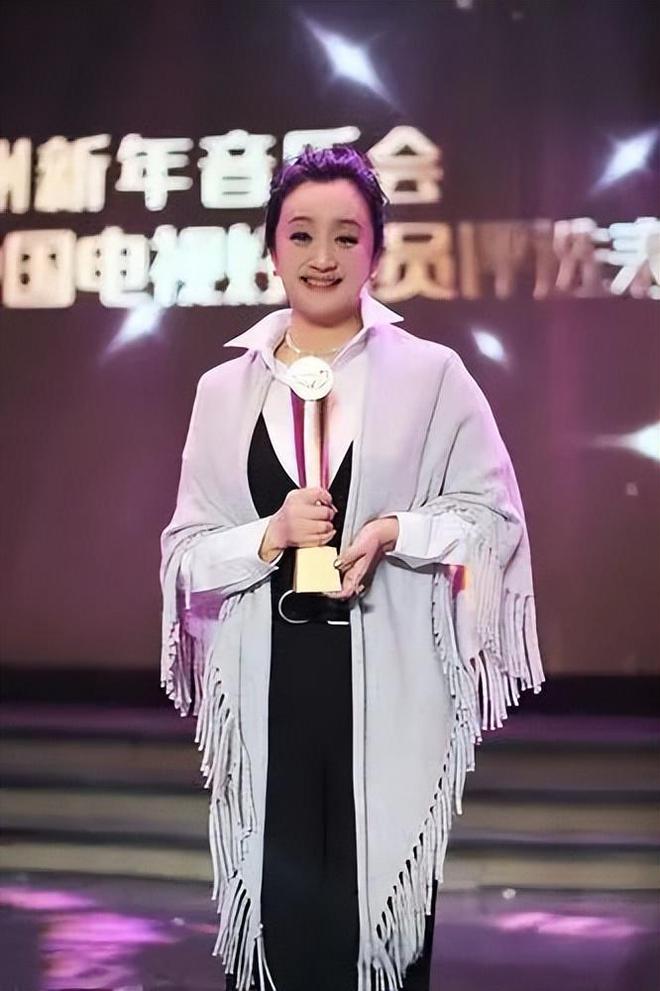 图片[5]-知名演员女杨昆：58岁无儿无女，退休金2500别墅被拍卖，心酸！-萌番资讯网