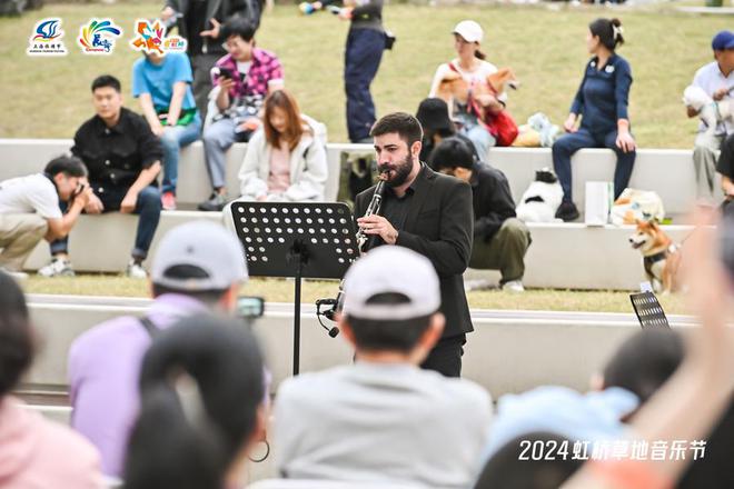 图片[2]-与毛孩子一起听场音乐会，虹桥草地音乐节迎来收官之作-萌番资讯网