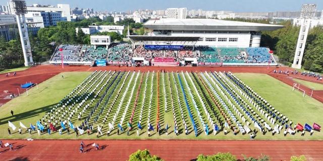 图片[1]-奥运冠军面对面！2024上海大学体育节燃情开幕！-萌番资讯网