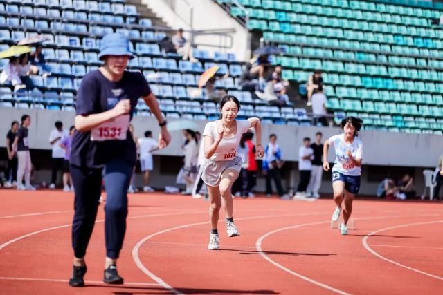 图片[37]-奥运冠军面对面！2024上海大学体育节燃情开幕！-萌番资讯网