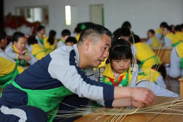 图片[6]-学生来自全国26个省份，上海这所学校用“一根竹竿”撬动学生成长-萌番资讯网