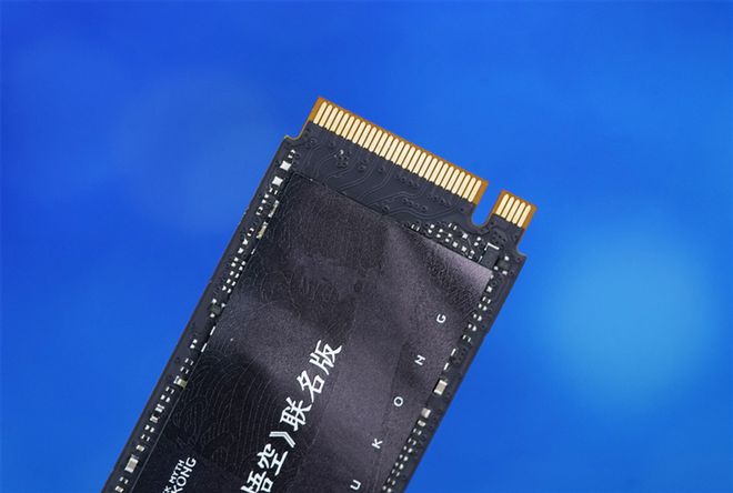 强强联手 天命之选！长江存储致态TiPlus7100 2TB SSD《黑神话：悟空》联名版评测-欣猫博客