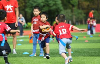 腰旗橄榄球：风靡青少年的户外新宠