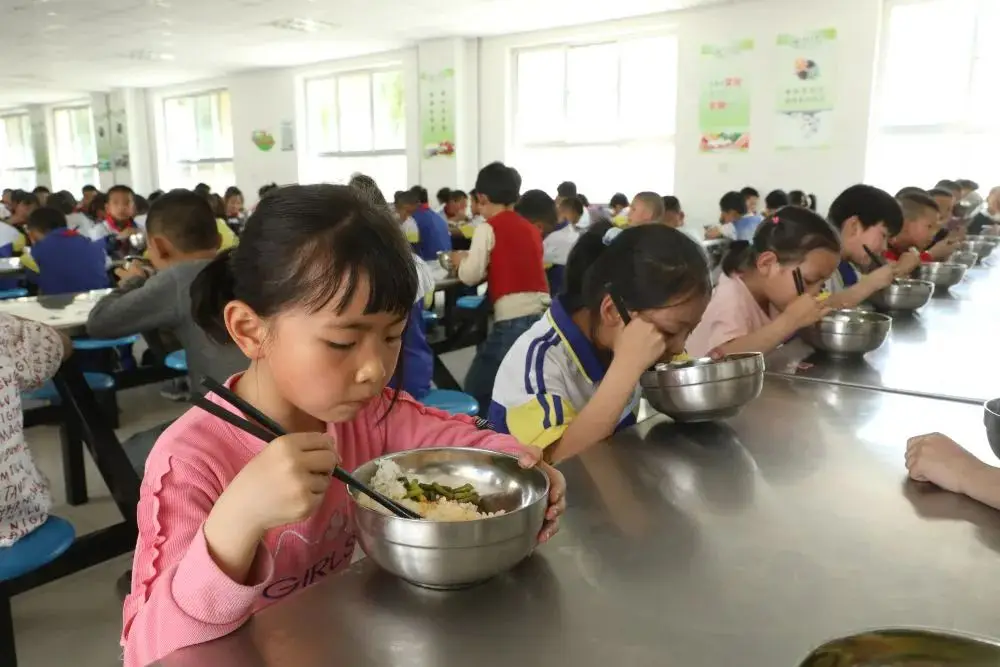 159县66个出问题，学生营养餐岂能成为唐僧肉 | 新京报社论_159县66个出问题，学生营养餐岂能成为唐僧肉 | 新京报社论_