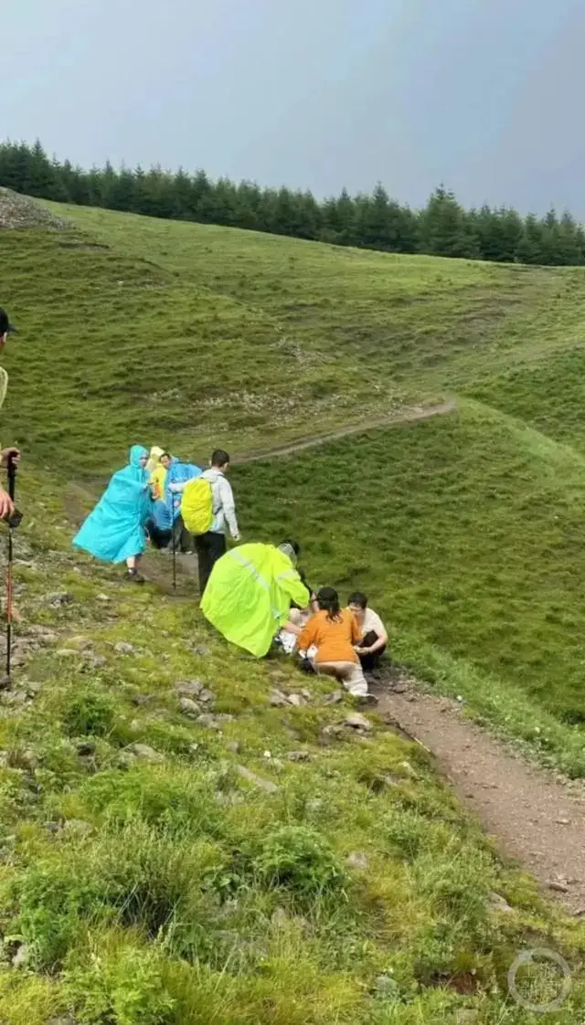 上海一酒吧斗殴致2死5伤__穿越高山之后的美景