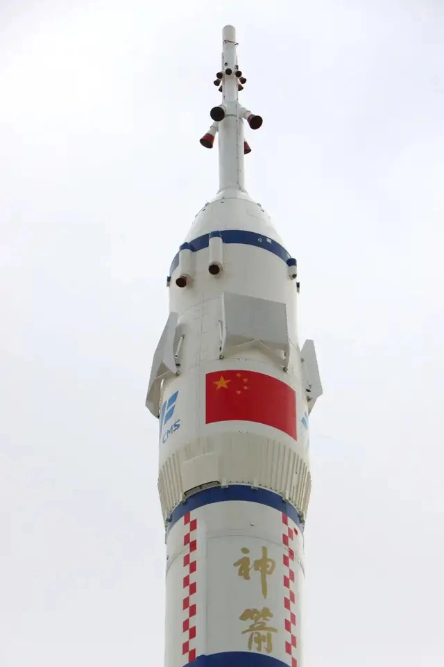 宇航员太空失联_太空遇难宇航员_