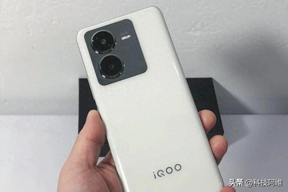 20GB+6000mAh，顶配跌至1071元，1TB扩展手机售价再创新低__20GB+6000mAh，顶配跌至1071元，1TB扩展手机售价再创新低