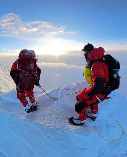 _无人登顶雪山_6000米雪山攀登