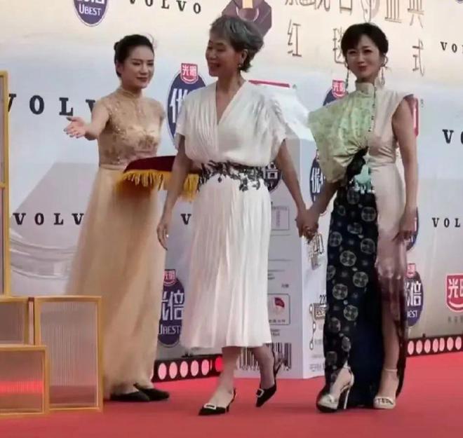 脸上皱纹多的女人面相__满脸皱纹的脸